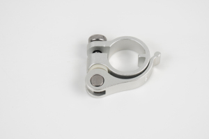 Morsetto per sellino bici H-40 in alluminio con leva QR, anodizzato argento, con manopola di regolazione fine e boccola in gomma per 31,8 mm - Product Image 6
