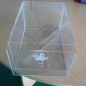 صندوق عرض أحذية رياضية قائم بذاته من الأكريليك الشفاف، حديث وصديق للبيئة، قابل للتخصيص، بسعر الجملة - Product Image 5