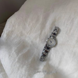 Reloj de cuarzo minimalista para mujer, pulsera de acero inoxidable, elegante diseño de esfera redonda pequeña - Product Image 6