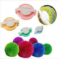Outils de tissage faits à la main de machine de fabricant de boule de peluche de fil avec la taille simple et la couleur fixe