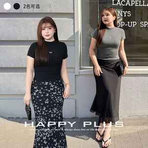 T-shirt ajusté gris à manches courtes motif papillon pour femme Runqi, taille plus, nouvelle collection printemps 2026 - Product Image 4