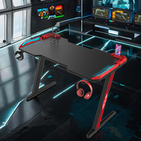 Grande table de jeu PC professionnelle moderne en forme de Z avec porte-gobelet extensible à lumières LED RVB pour salle de jeu