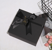 Boîte en carton rigide personnalisée avec couvercle en kraft, couleur sur mesure, gaufrage pour emballage lift-off de foulards, parfums, cosmétiques et portefeuilles