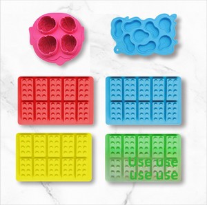 Moldes de silicona reutilizables para cubitos de hielo, bonitos moldes para paletas de helado para niños, molde de prensa con palo, de grado alimenticio, para hacer bloques de hielo caseros DIY - Product Image 4
