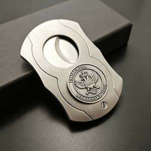 Cortadores de Cigarros de Aleación de Aluminio Minimalistas de Alta Calidad para Fumadores - Product Image 1