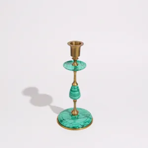 Nouveaux bougeoirs décoratifs en métal et résine, bougeoirs de table d'intérieur pour la décoration de l'espace, décoration romantique - Product Image 1