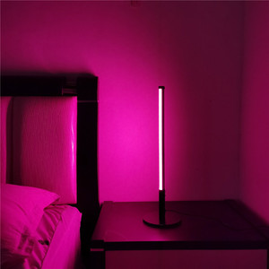 Lampe de table créative, lampe de chevet nordique, lampe LED minimaliste post-moderne pour chambre à coucher, lampe d'ambiance colorée pour bureau - Product Image 2
