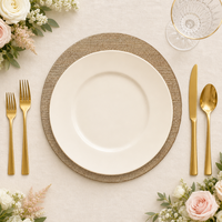 Assiettes de présentation en PP texturé doré de 13 pouces, légères et incassables, pour mariages, banquets et événements