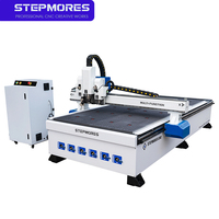 Routeur CNC multifonctionnel 1300*2500mm 1325 avec couteau oscillant et outil de découpe en V vibrant pour la découpe et le fraisage de mousse EVA PVC