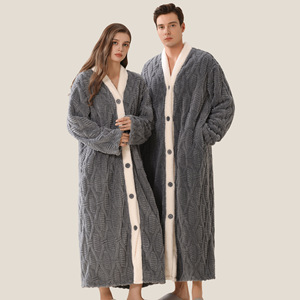 Peignoir en polaire corail pour homme, col en V, jacquard, doux et moelleux, chaud pour l'hiver, style kimono, confortable, en velours polaire, peignoir pour femme - Product Image 1
