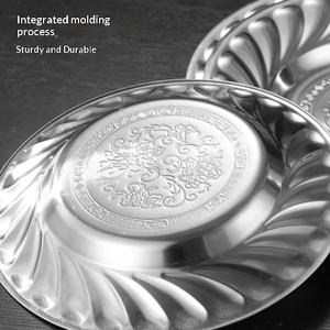 Assiette décorative en acier inoxydable 410 pour l'exportation, motif lys, gaufrée, design moderne et épuré - Product Image 2