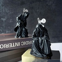 Ensemble de 6 décorations créatives faites à la main pour Halloween et Pâques : Épée sans visage à cape noire et Squelette parfumé pour les fêtes