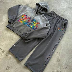 Conjuntos de Chándal para Hombre con Logotipo Personalizado, de Algodón Grueso, Estilo Urbano Y2K Grunge, Lavado Ácido, Multicolor y con Pedrería - Product Image 1