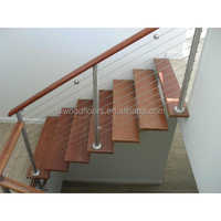 Marches et contremarches d'escalier en bois dur Merbau indonésien imperméable, style traditionnel, sol d'escalier entièrement massif de haute qualité