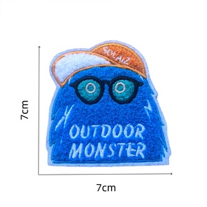 Parche de Velcro Bordado Personalizado, Color Azul Monstruo, 7cm, Forma Irregular, Decoración para Bolsas - Product Image 1