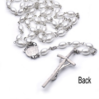 Collier de chapelet de perles ovales beiges, noir et blanc, collier de croix Saint bénett, porte-bonheur et porte-bonheur