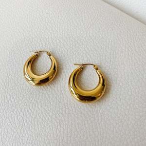 Latest Design Stainless Steel 18K Gold Plated Chunky <strong>Hoops</strong> Women <strong>Large</strong> Thick Big <strong>Hoop</strong> Earrings Gold - Product Image 3