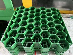Alfombrillas de barro para paddock, rejillas de hierba de plástico para pavimentación permeable para uso ecuestre de estabilización de suelo de <span class=keywords><strong>Arena</strong></span> de caballos - Product Image 6