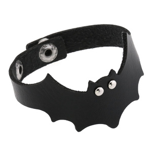 Moda unisex hecho a mano ancho cuero PU punk brazalete murciélago pulseras - Product Image 4
