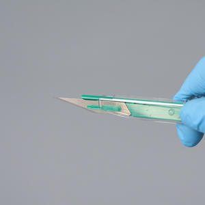 Bisturi veterinario monouso in acciaio inox di alta qualità con materiale di consumo veterinario Premium in plastica di sicurezza - Product Image 2