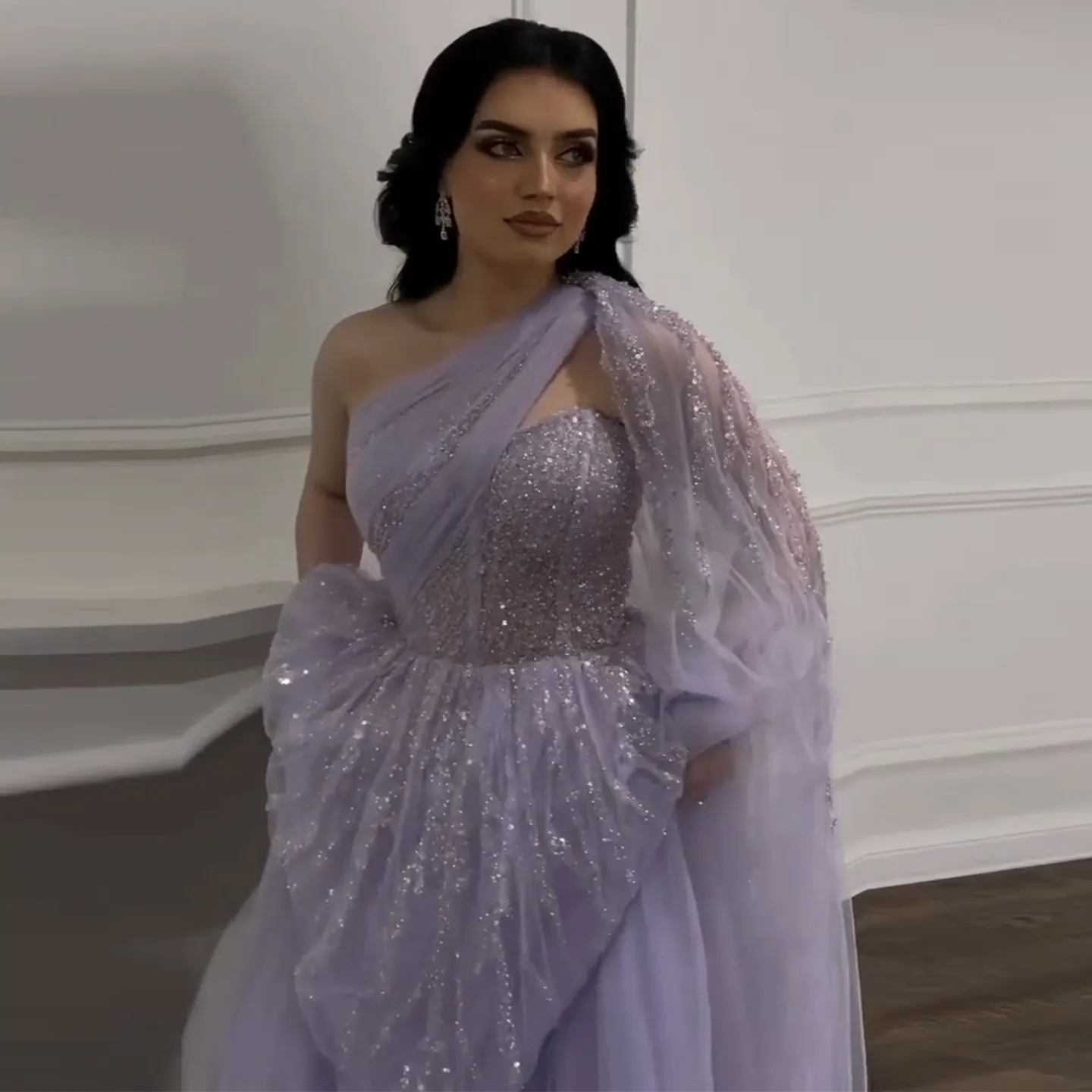 Arabia Saudita un hombro vestido de noche lila con manga del cabo de lujo Dubai mujeres boda fiesta Formak vestidos 2017