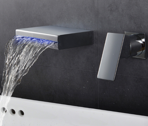 Hiện Đại Phòng Tắm Thiết Kế Treo Tường Thác Nước Vòi LED Thay Đổi Màu Sắc Bồn Rửa Phòng Tắm Vòi Với Ánh Sáng LED - Product Image 1