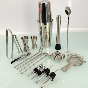 Juego de Herramientas de Bar Estilo Japonés 22 en 1, Acero Inoxidable, Mezclador de Bebidas de 25 oz con Colador/Sacacorchos - Product Image 2