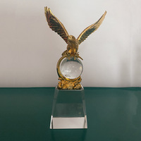 Trofeo de Cristal de Águila Dorada Pulida Premium Personalizado de Fábrica, Elegante Trofeo de Cristal Artístico Estilo Personaje de TV/Cine