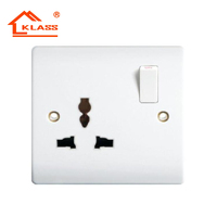 Fabricante británico estándar baquelita Material 13A 2 Gang interruptor de pared eléctrico y enchufe libre SDK doble enchufe 15A