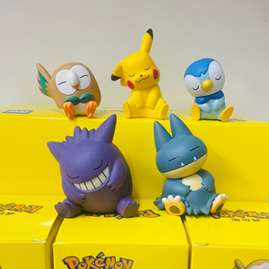Ensemble de 5 figurines d'anime Pokéball avec les personnages Gengar, Pikachu, Rowlet, Piplup, Snorlax dans une boîte mystère en guise de cadeaux - Product Image 1