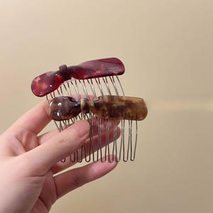 Peine para el Cabello con Diseño de Lazo, Mini Cepillo Decorativo de Plástico y Acetato para Uso Diario con Función de Masaje Capilar - Product Image 5