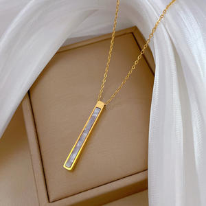 Beimu Lange Halskette mit Temperament, Extrem Schlichte Persönlichkeit, Echte Goldkette im Windofen, Damen Ins Schlüsselbein-Kette - Product Image 1