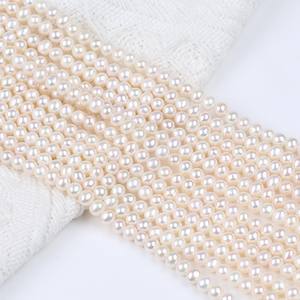 ไข่มุกน้ำจืดสีขาวธรรมชาติ ร้อยเป็นเส้น ขนาด 4-5 มม. สำหรับงาน DIY ทำต่างหู สร้อยคอ แบบกึ่งสำเร็จรูป จากจูจี - Product Image 5