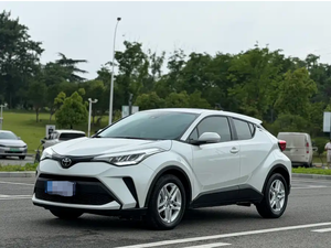 Oferta Especial: Toyota C-HR <span class=keywords><strong>2022</strong></span> 2.0L CVT Edición Leading, Matriculado Ene. 2023, 50,000 KM, SUV Compacto de 5 Puertas y 5 Asientos - Product Image 2