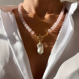 Kalung manik-manik Quartz mawar perhiasan batu permata pernyataan buatan tangan dengan liontin mutiara barok asli - Product Image 1