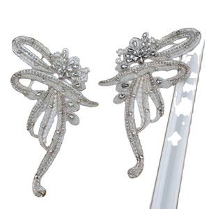 RYL Luxuriöse Handgefertigte Perlen-Flügel-Applikation - Aufnähbarer Patch für Hochzeitskleider, Abendkleider & Festliche Kleidung - Product Image 5