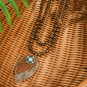 Collier pendentif à motif végétal en alliage de cuivre pour femme, chaîne longue décontractée avec breloque feuille et papillon, bijoux de mode - Product Image 4