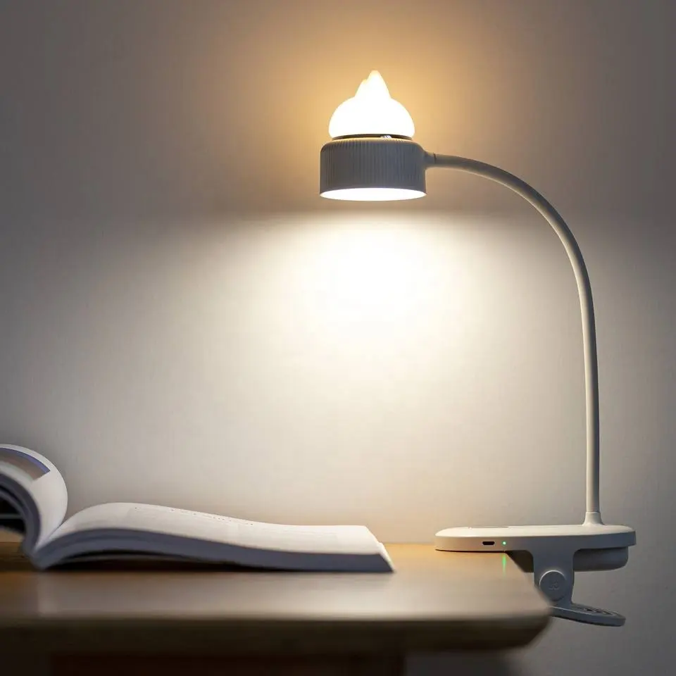 Usb ricaricabile lampada da tavolo a Led luce notturna luminosità regolabile a batteria lampade da lettura da scrivania con Clip per i regali dei bambini