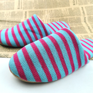 Chaussons d'hôtel jetables blancs personnalisés, dessus en tissu éponge de haute qualité, semelle extérieure en EVA de <span class=keywords><strong>5</strong></span> mm, option de logo personnalisé pour hôtel/spa - Product Image 2