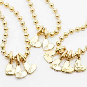 Ciondoli Personalizzati in Argento Sterling 925 Placcato Oro, Charm a Forma di Cuore con Iniziale in Oro Riempito per Collane e Bracciali - Product Image 5