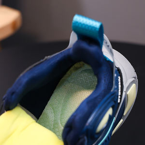 Nouveau Modèle Chaussures pour Enfants Vente de Déstockage Chaussures de Basketball Sportives Garçon Fille Lacets Rapides 28-39 Fournisseurs d'Usine <span class=keywords><strong>Marque</strong></span> - Product Image 2