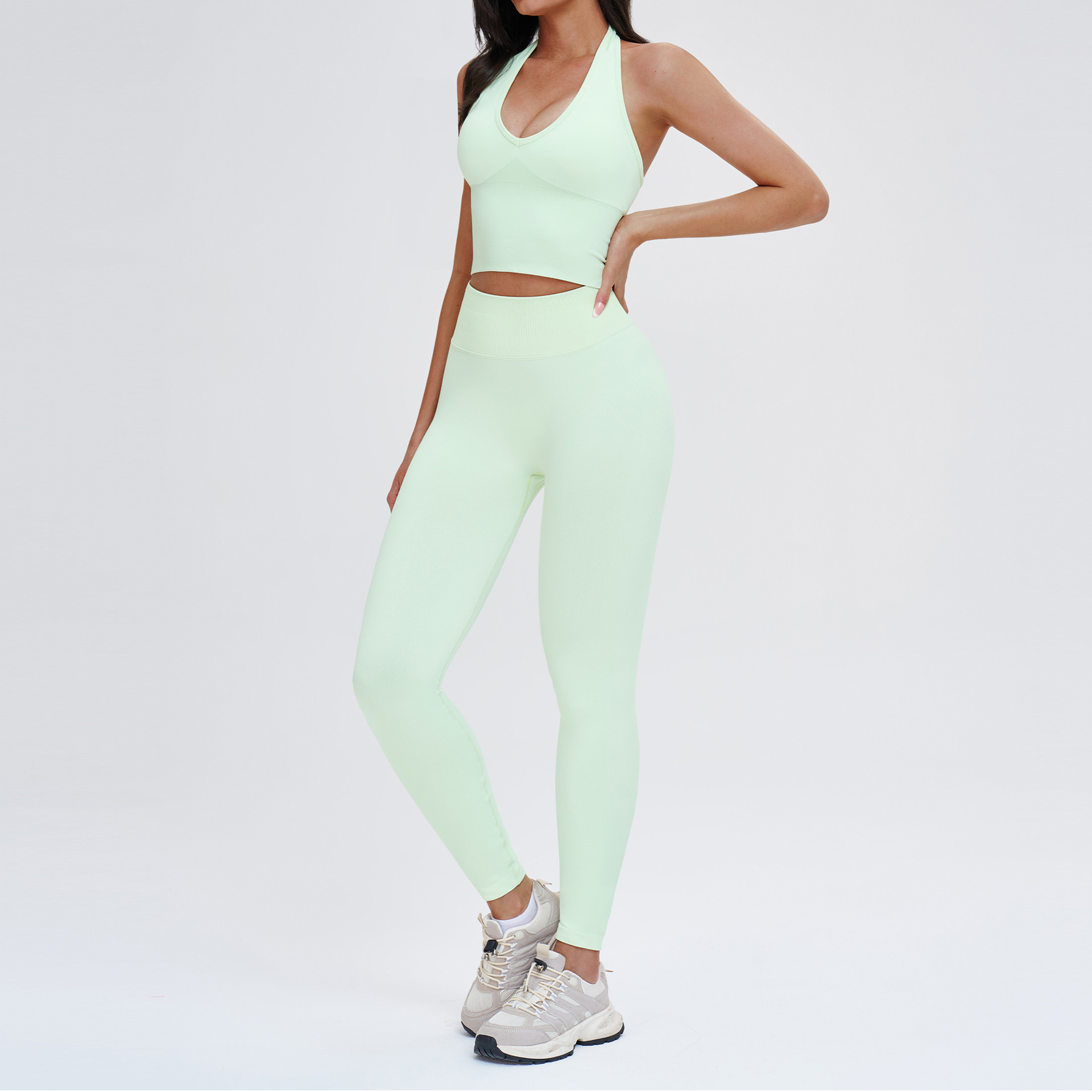 Seamless Breathable Print 2-Piece Sports Suit Round-Neck Comfortable Fitness Yoga & Outdoor Running Suit for Women Front Logo