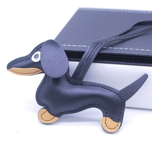 Llavero de Perro Salchicha de Dibujos Animados de Cuero PU Suave y Portátil, Bonito y Ecológico, con Diseño de Animal, para Niñas, Ideal como Regalo Promocional a Bajo Precio - Product Image 3