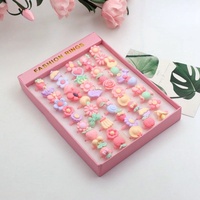 Petites bagues colorées en résine, mignonnes, pour filles, princesse, 18k, amusantes, cadeaux de mariage/fiançailles, Noël, 50 pièces par boîte, nouveau design de dessin animé