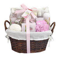 Coffret Cadeau Bain Luxe Femme : Bougie Parfumée, Panier Exfoliant, Lait de Chèvre, Essentiels Écologiques