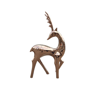 Escultura de Ciervo en Oro Rosa Electrochapado, Decoración Artística para Jardín y Paisaje, Adorno Navideño, Figura Decorativa para Exteriores - Product Image 5