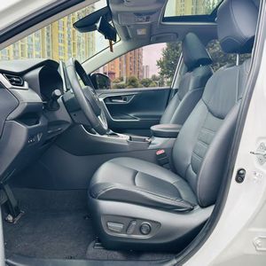 Toyota RAV4 <span class=keywords><strong>2021</strong></span> Usado, 2.0L, Tracción Delantera, SUV Japonés Usado, Precio Económico, Vehículo Familiar Eficiente en Consumo de Combustible, Color Blanco - Product Image 4