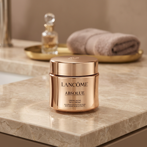 Crema Hidratante Regeneradora e Iluminadora de Alta Calidad con Extracto de Rosas 60ml para Mujeres, Todo Tipo de Piel - Product Image 2
