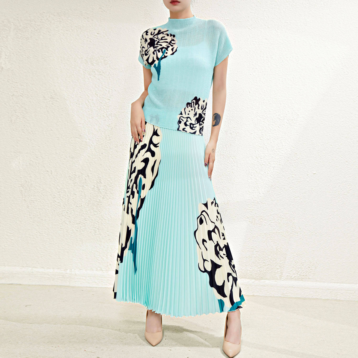 มีสีเขียวขุ่น