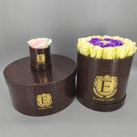 Boîtes à fleurs rondes en matériaux recyclés avec logo personnalisé imprimé, revêtement UV, pour roses, emballage cadeau pour la Saint-Valentin